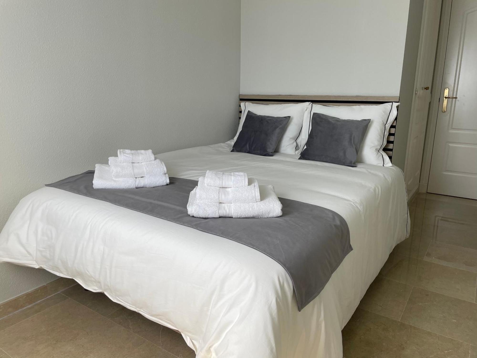 Apartamento En Marina Duquesa Castillo de Sabinillas المظهر الخارجي الصورة