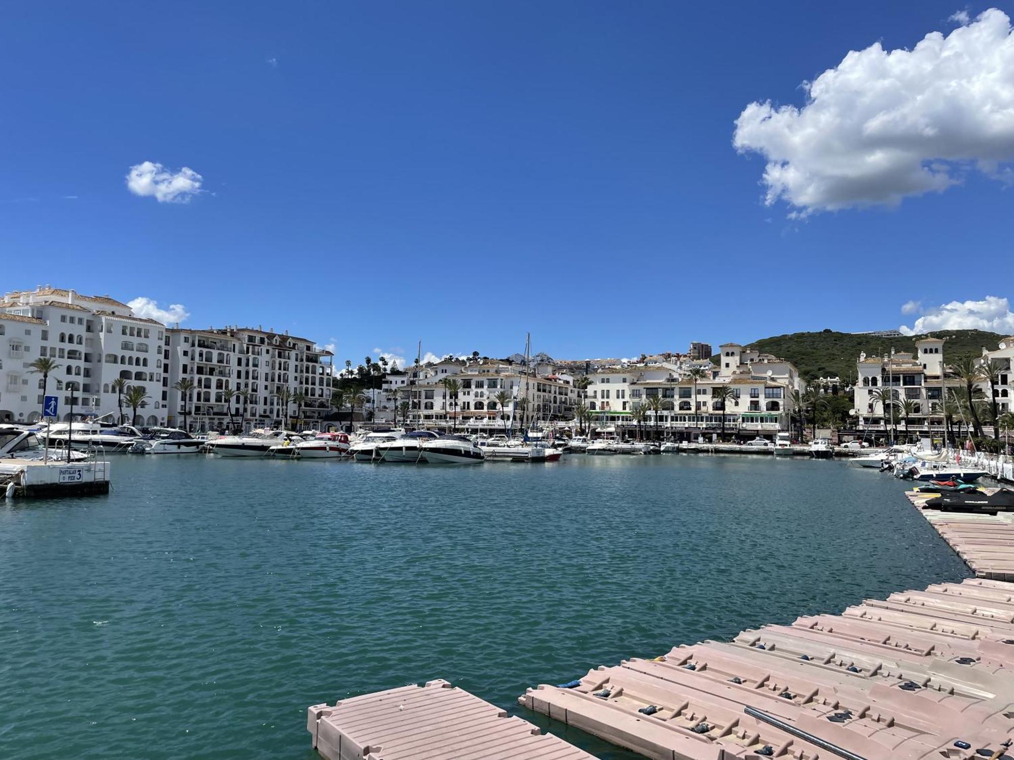 Apartamento En Marina Duquesa Castillo de Sabinillas المظهر الخارجي الصورة
